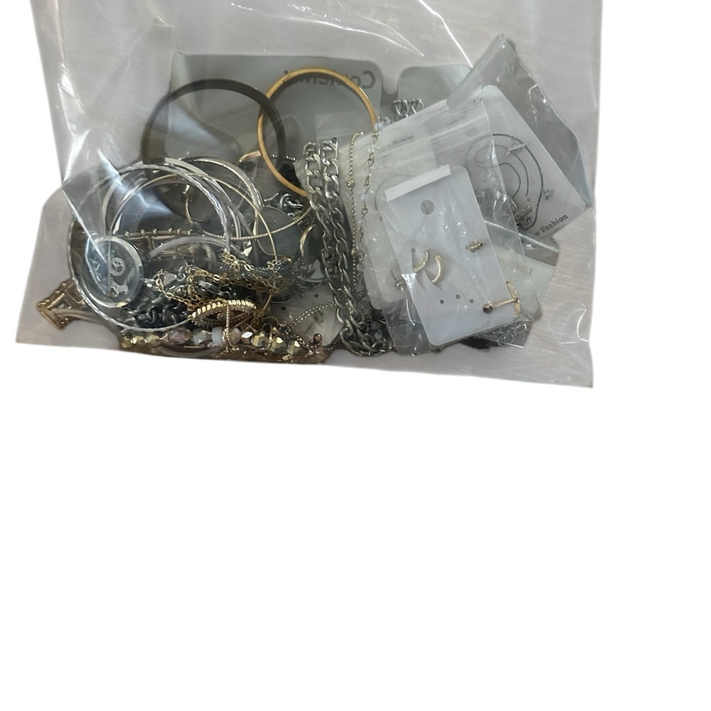 Assorted Jewelry bundle - Silver and Gold Tones